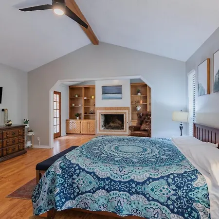 Beautiful Texas Ranch House, Game Room & Minigolf